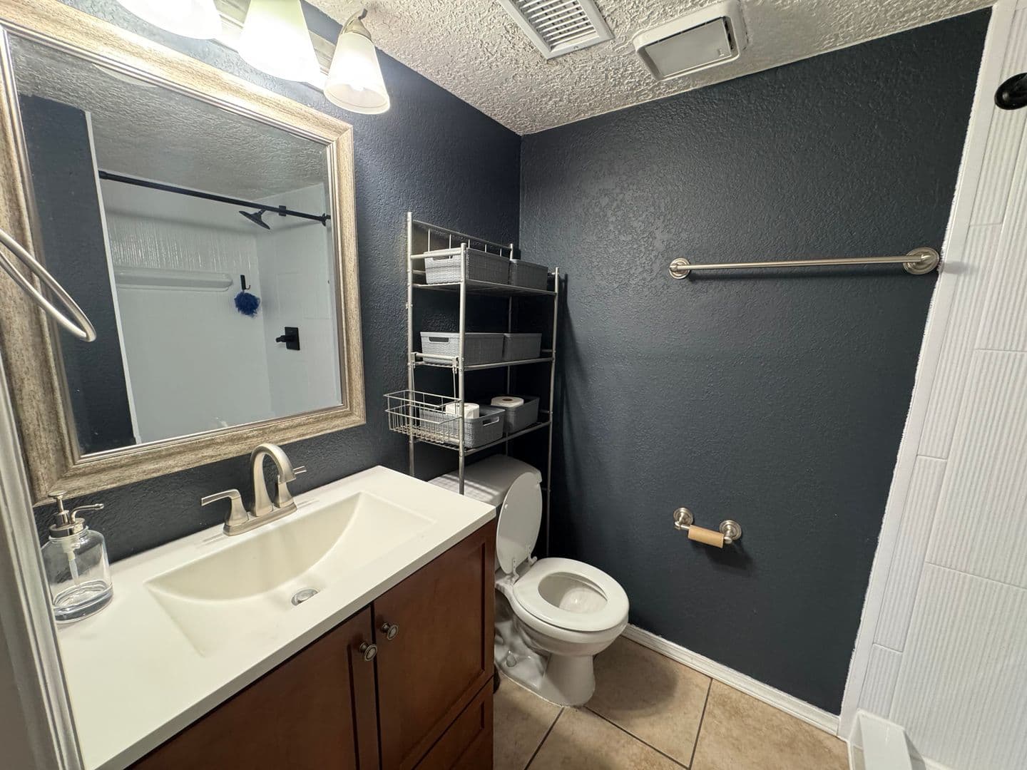Albuquerque House: 6041 Sequoia Rd NW, B-12