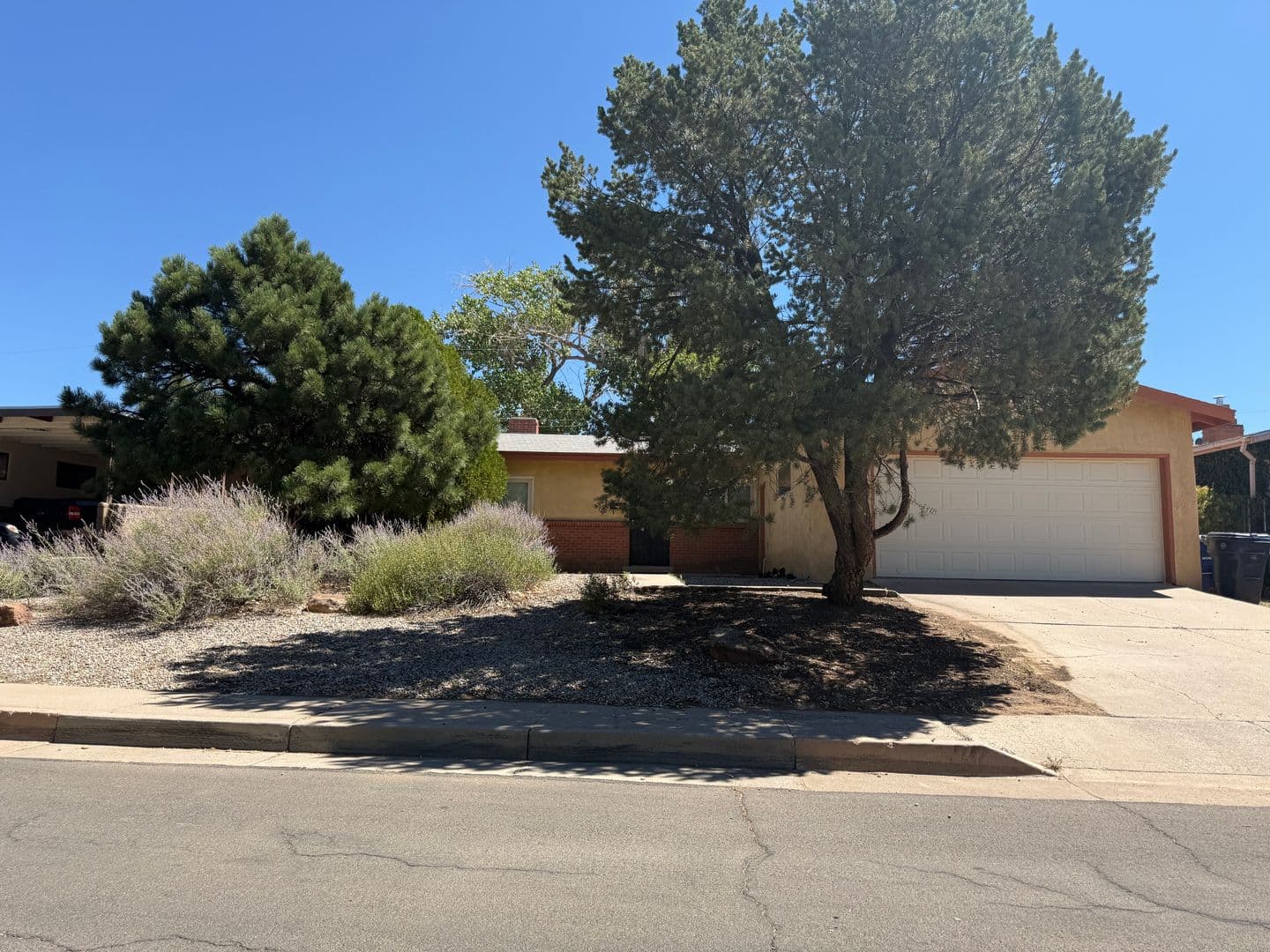 Albuquerque House: 1404 Gretta St. NE