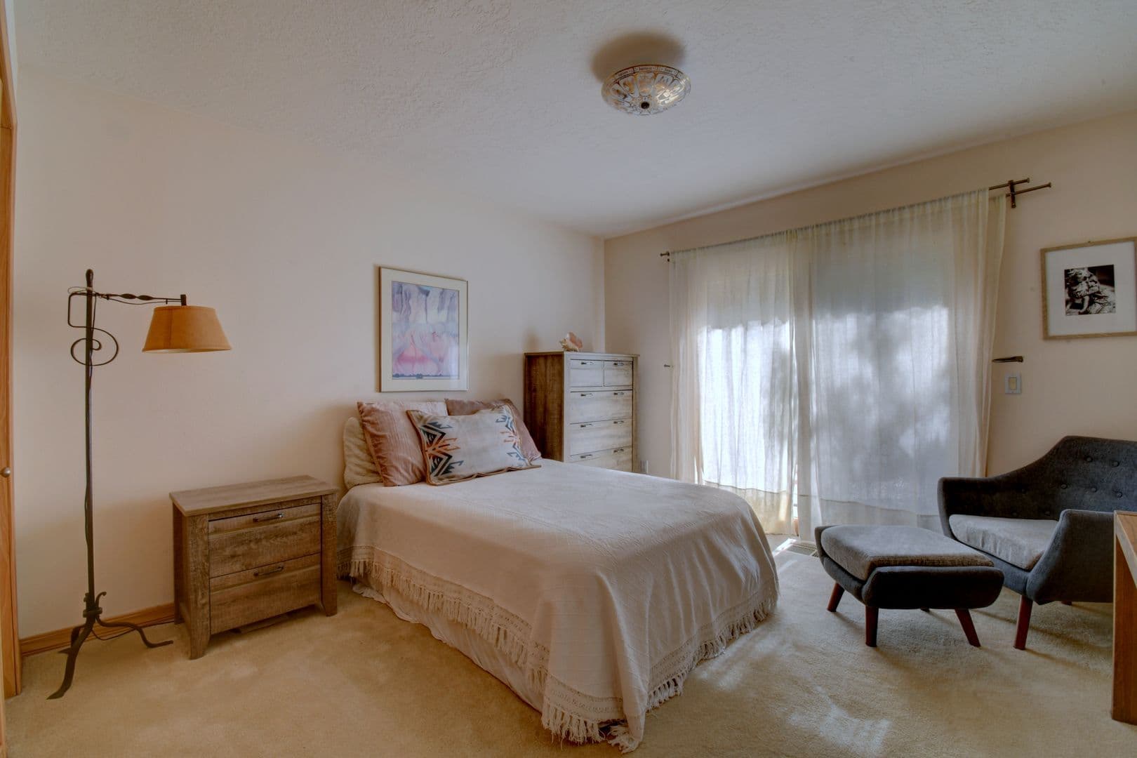 Albuquerque House: 3112 Camino de la Sierra NE