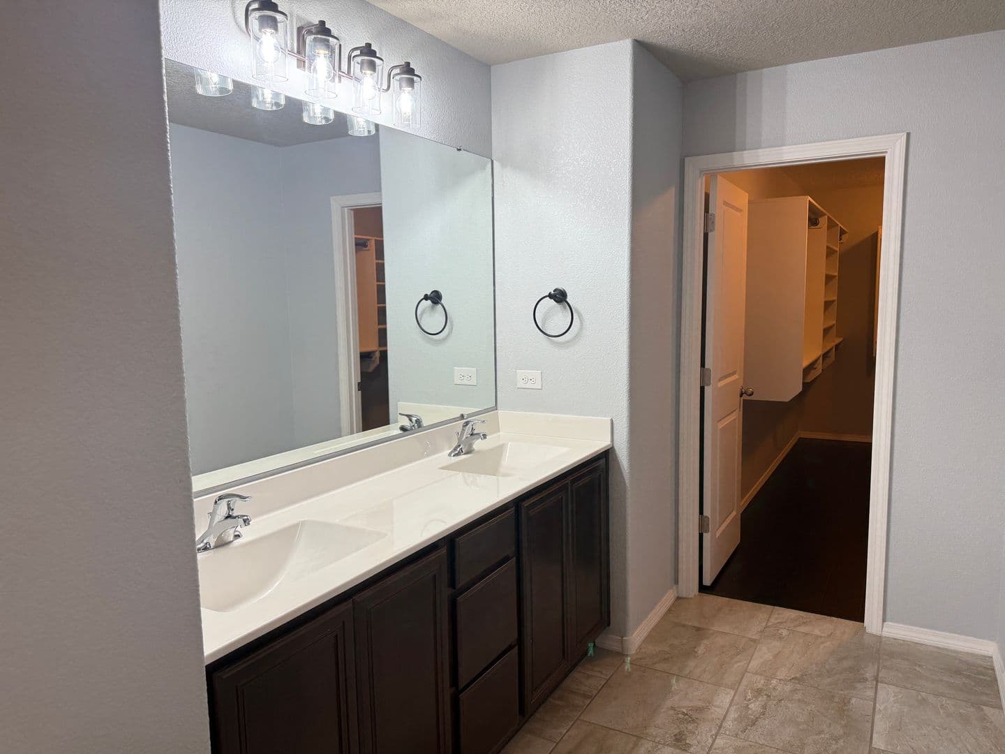 Albuquerque House: 5909 Mafraq Ave NW