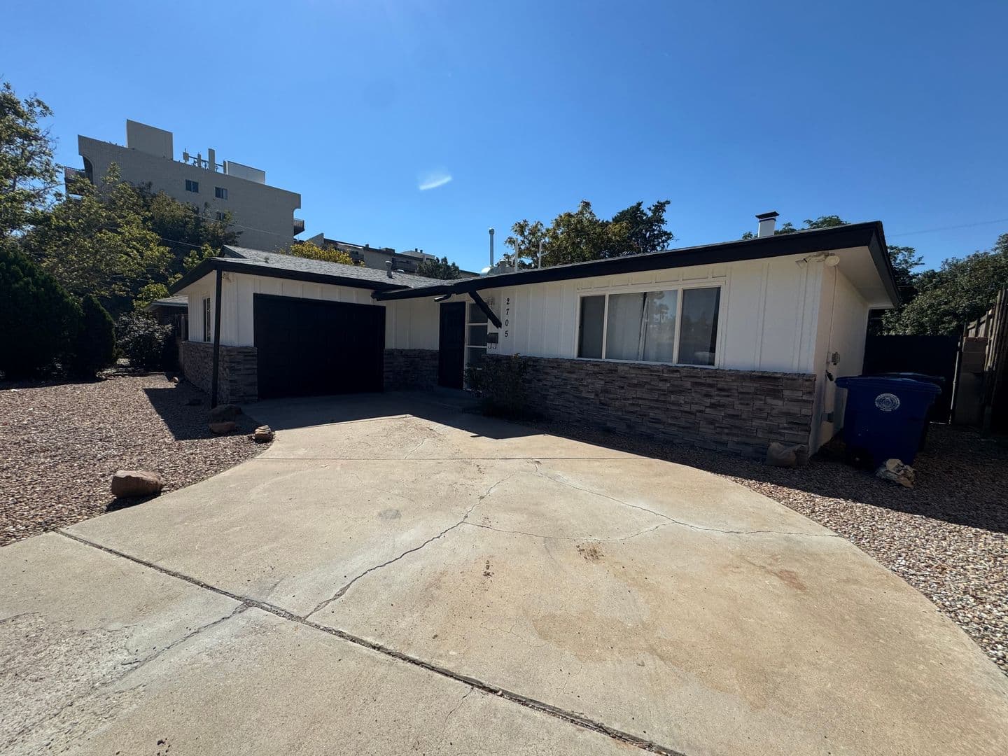 Albuquerque House: 2705 Mesilla St NE