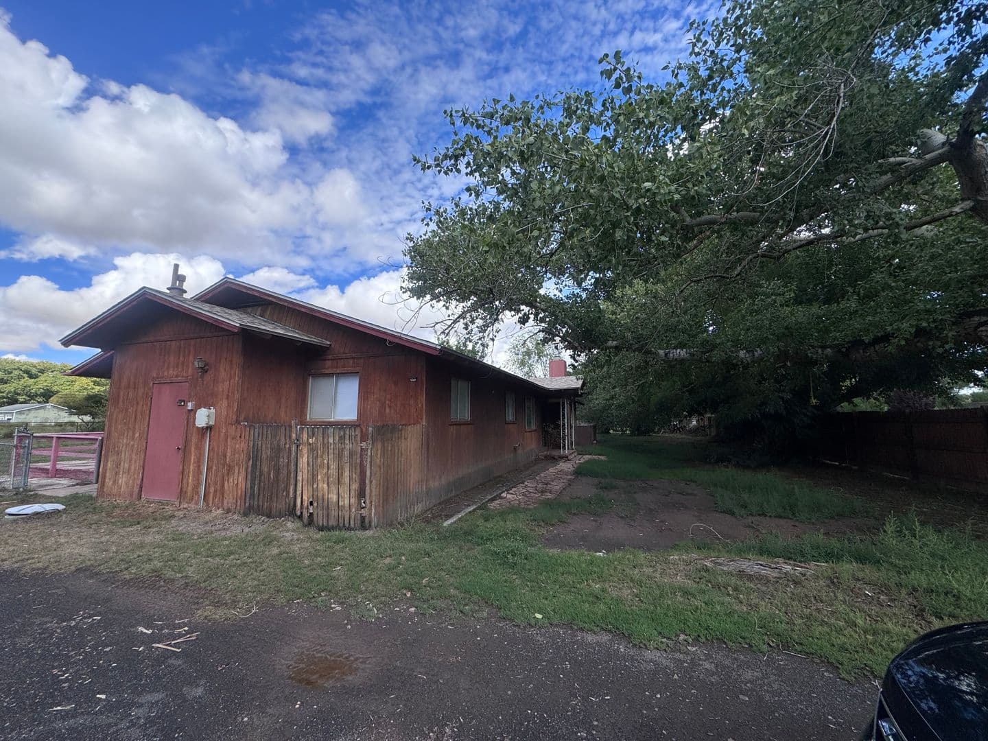 Bosque Farms House: 2495 Margaret Dr