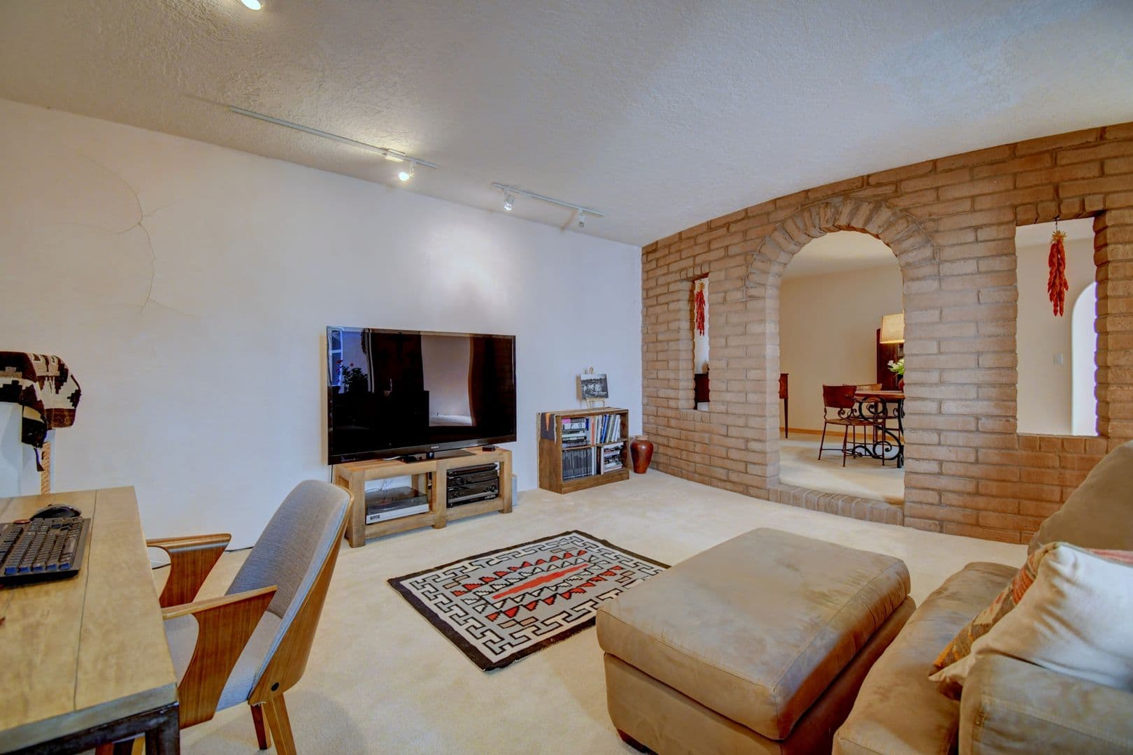 Albuquerque House: 3112 Camino de la Sierra NE