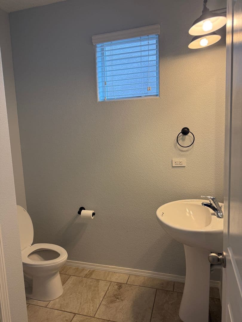 Albuquerque House: 5909 Mafraq Ave NW