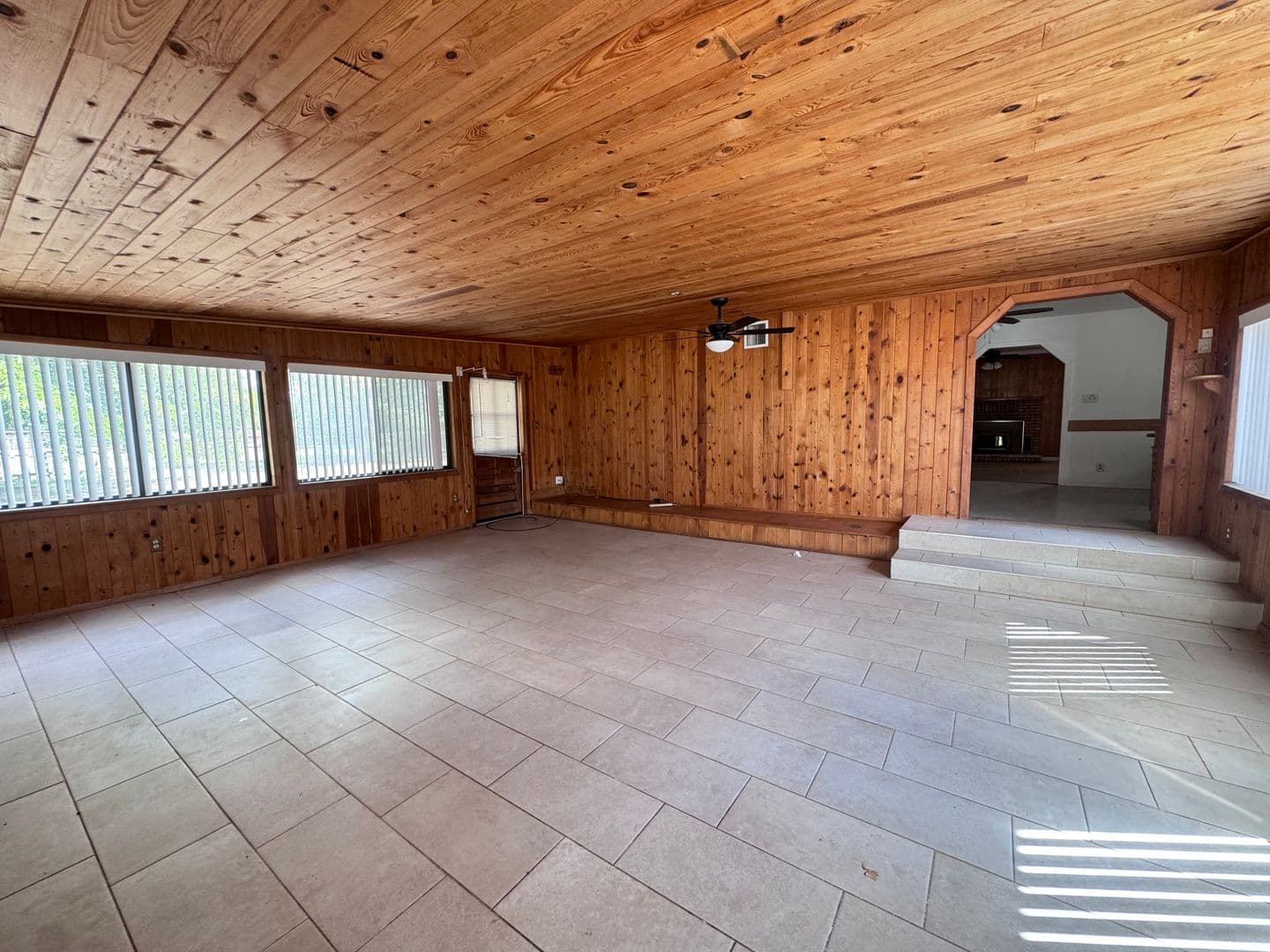 Bosque Farms House: 2495 Margaret Dr
