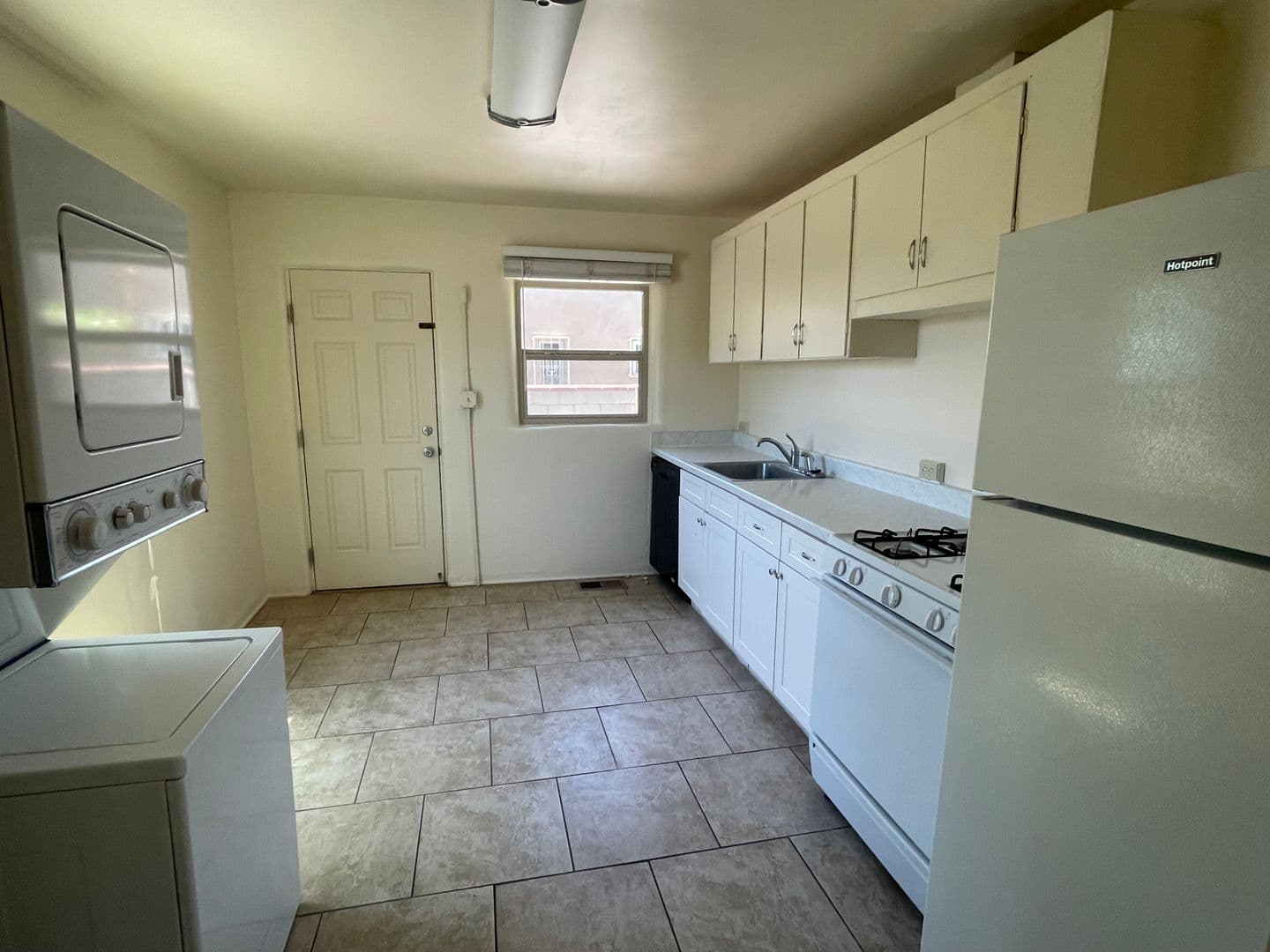 Albuquerque Apartment: 3833/3835 Thaxton Ave SE
