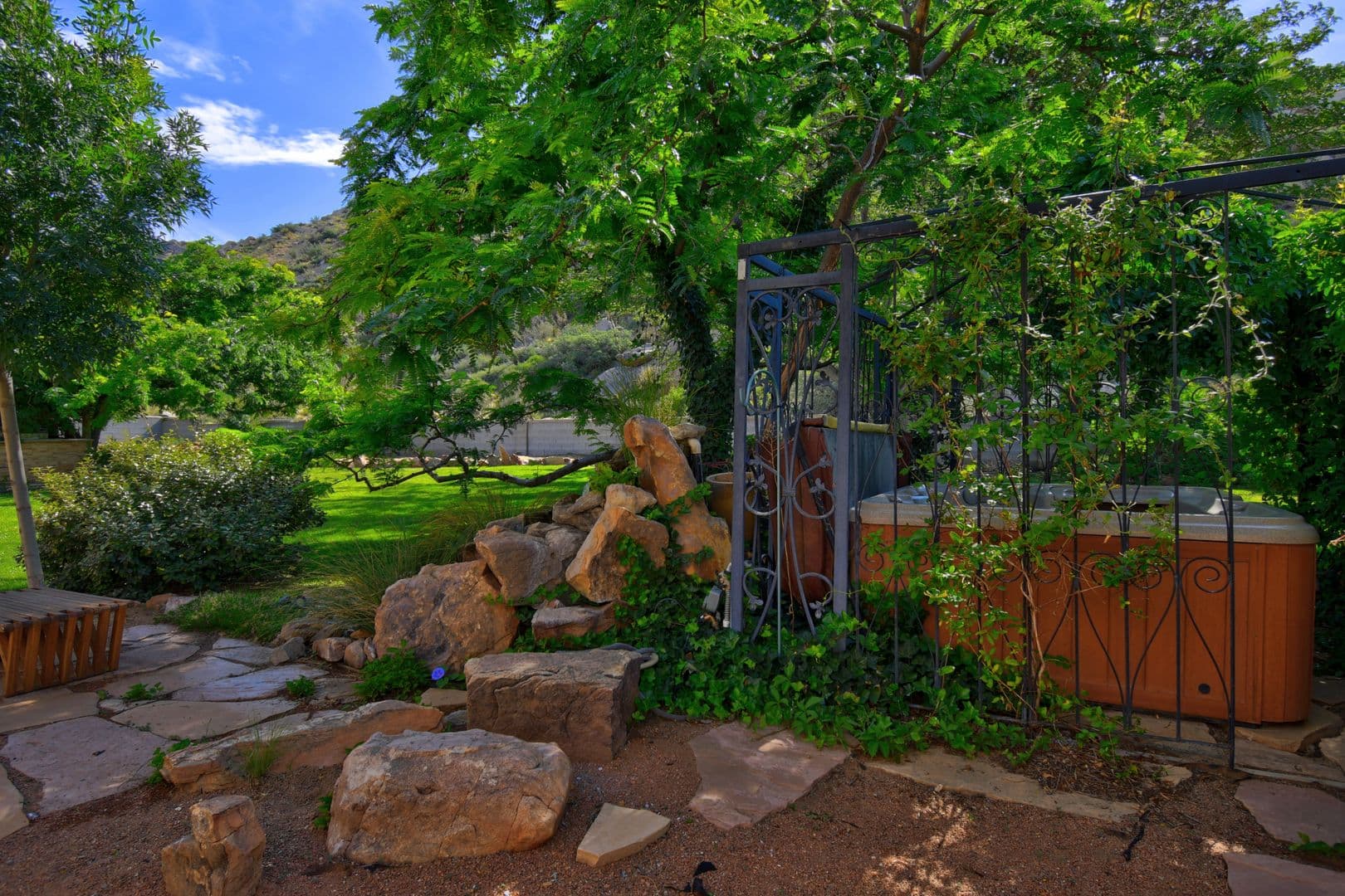 Albuquerque House: 3112 Camino de la Sierra NE
