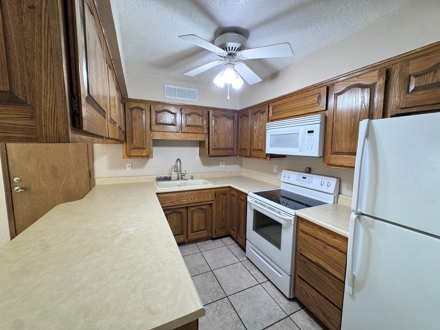 Albuquerque House: 850 Southeast Circle NW