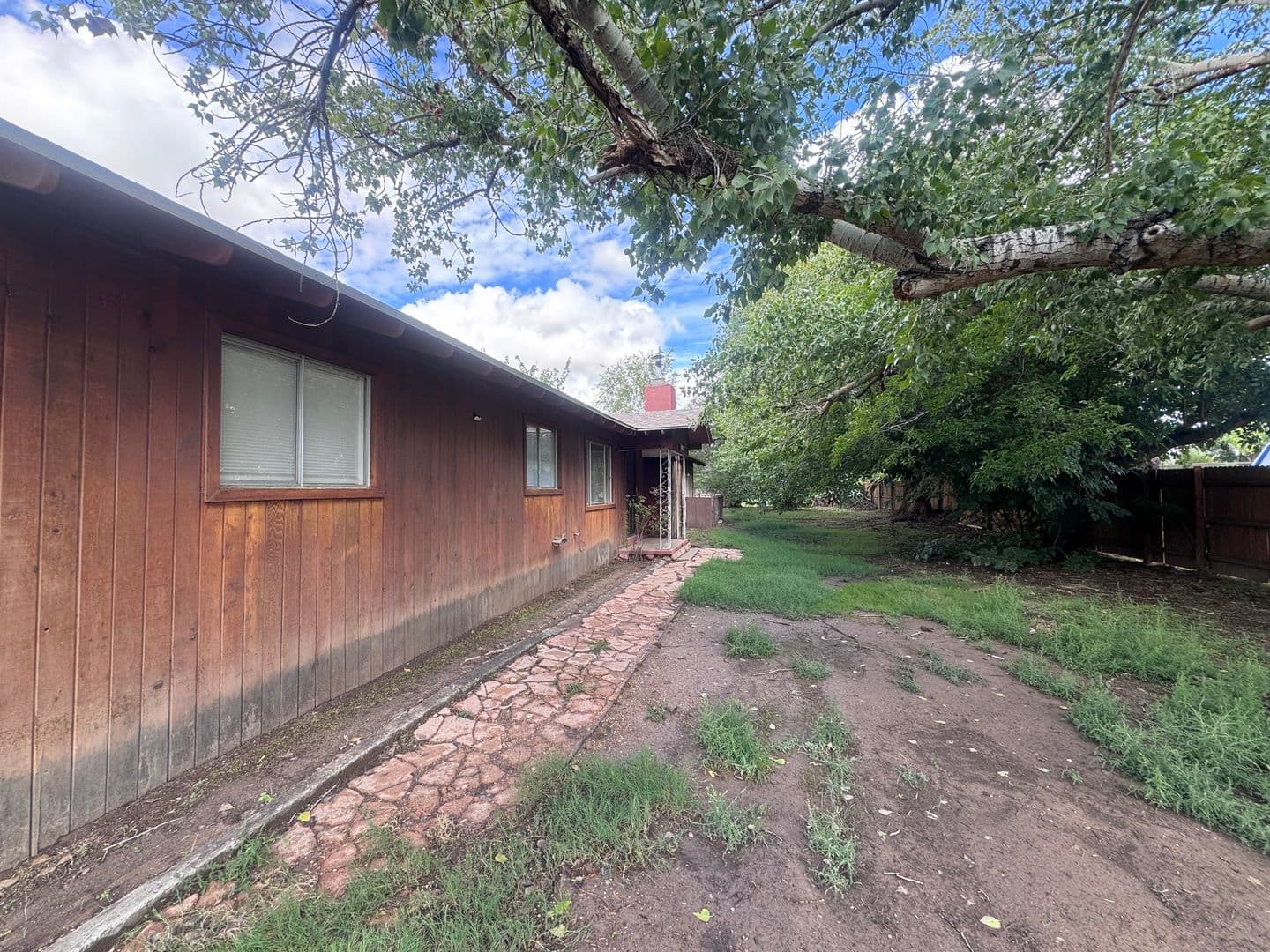 Bosque Farms House: 2495 Margaret Dr