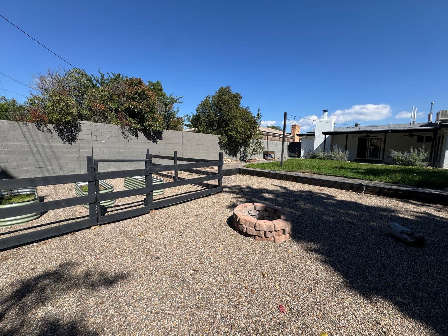 Albuquerque House: 2705 Mesilla St NE