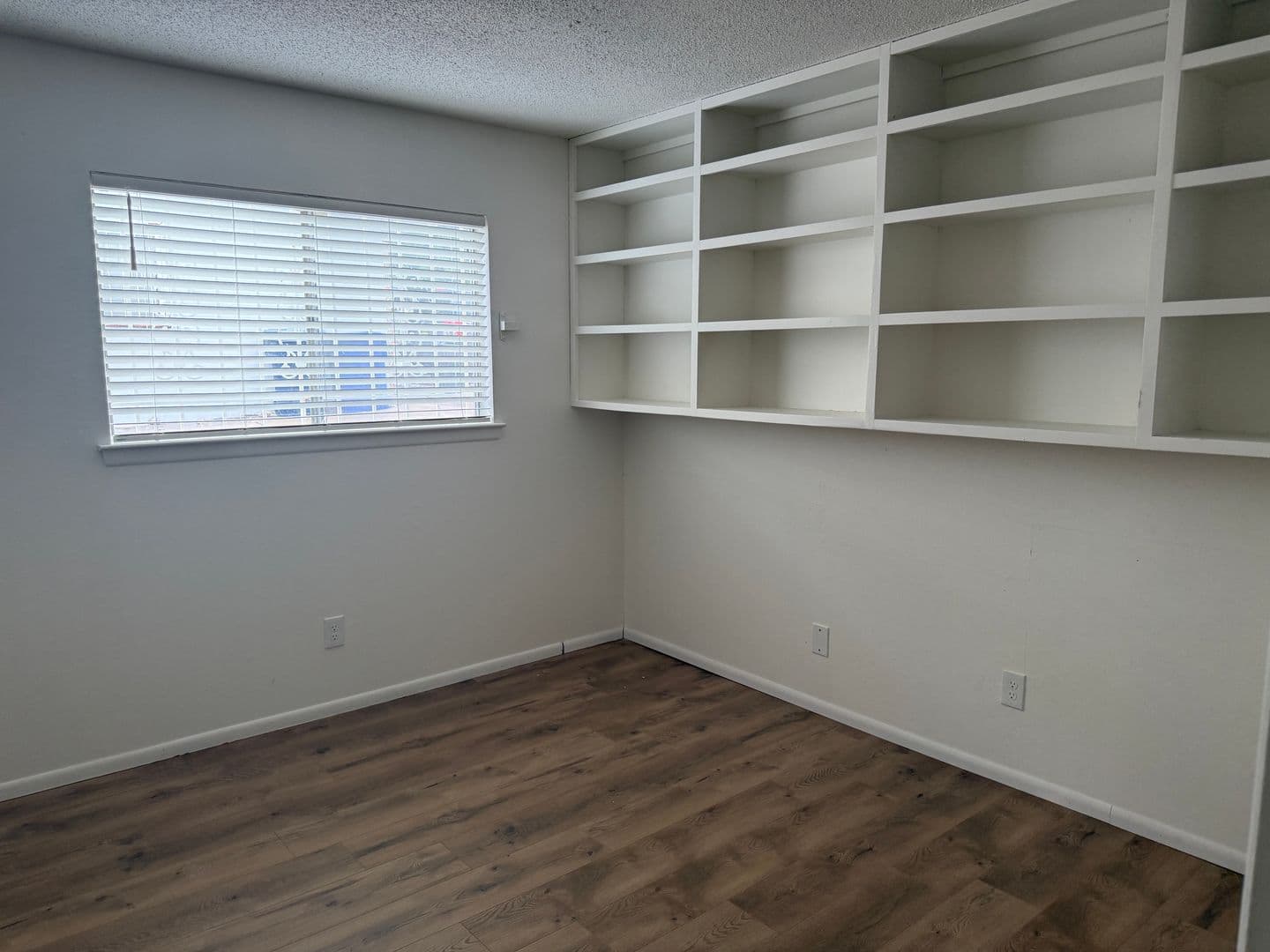 Albuquerque House: 12029 Brentwood Hills NE