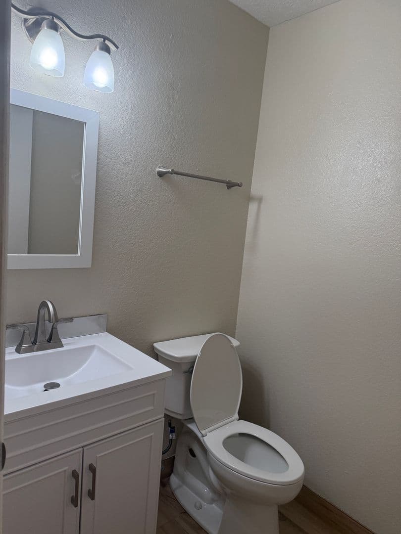 Albuquerque House: 4115 Rowe Ave NW