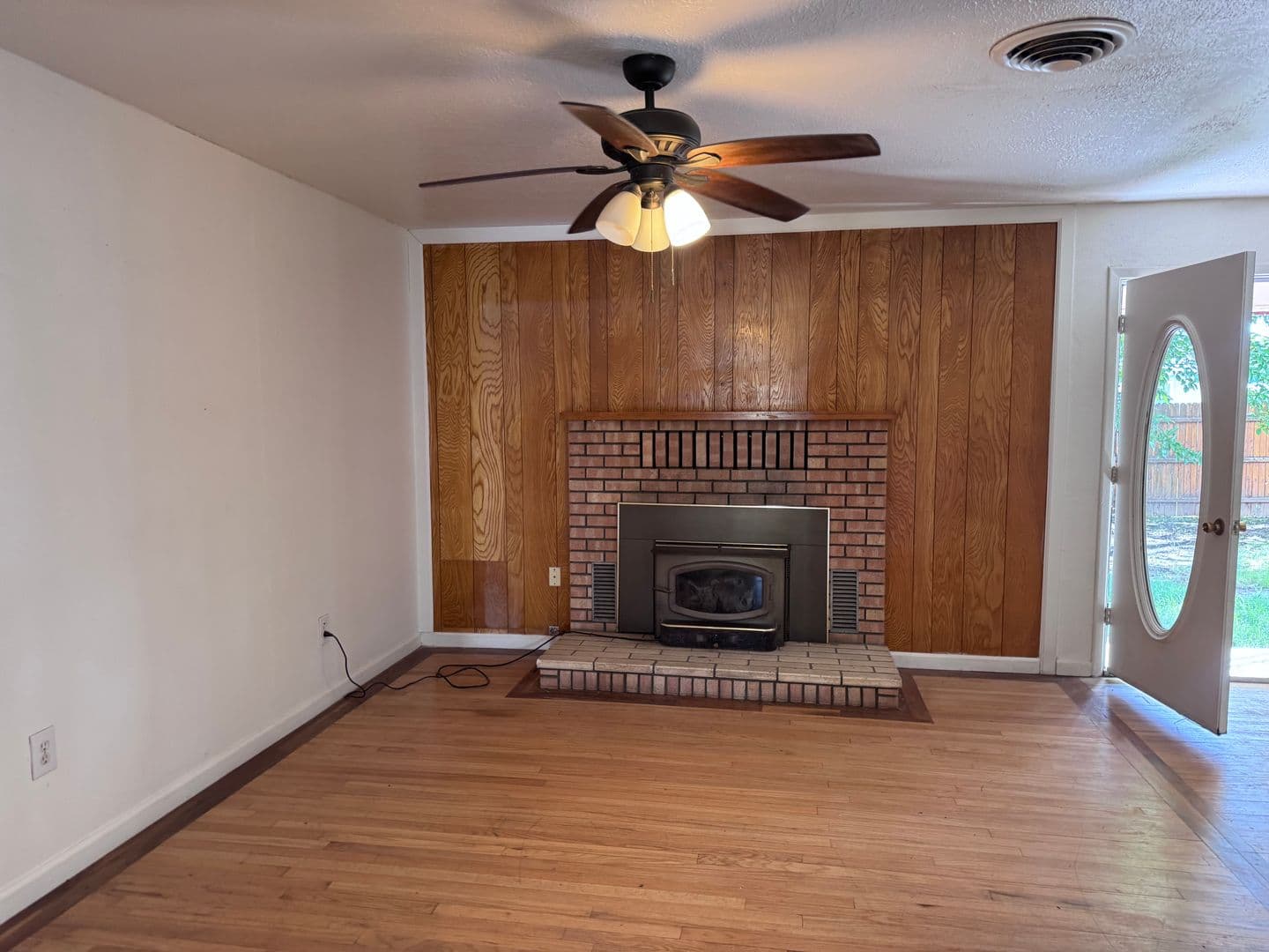 Bosque Farms House: 2495 Margaret Dr