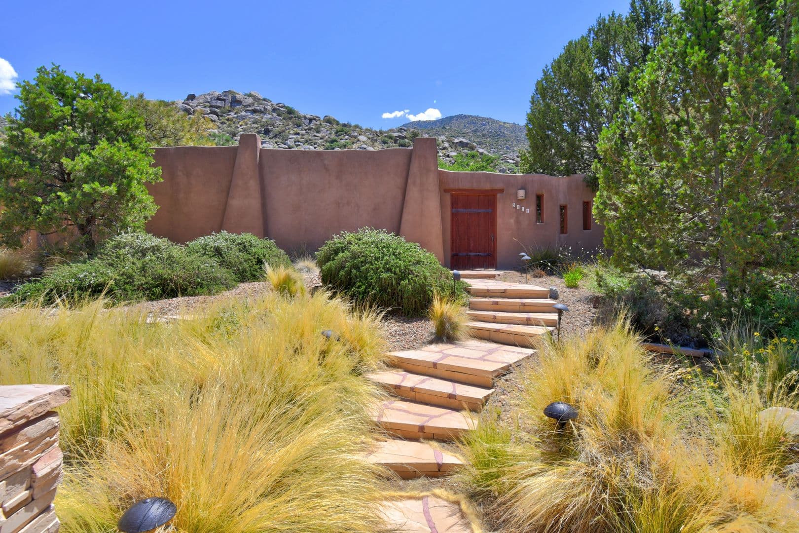 Albuquerque House: 3112 Camino de la Sierra NE