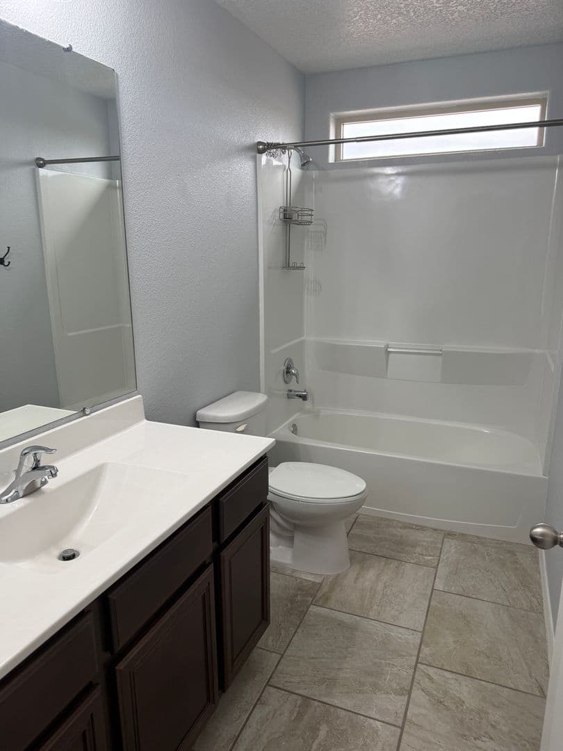Albuquerque House: 5909 Mafraq Ave NW