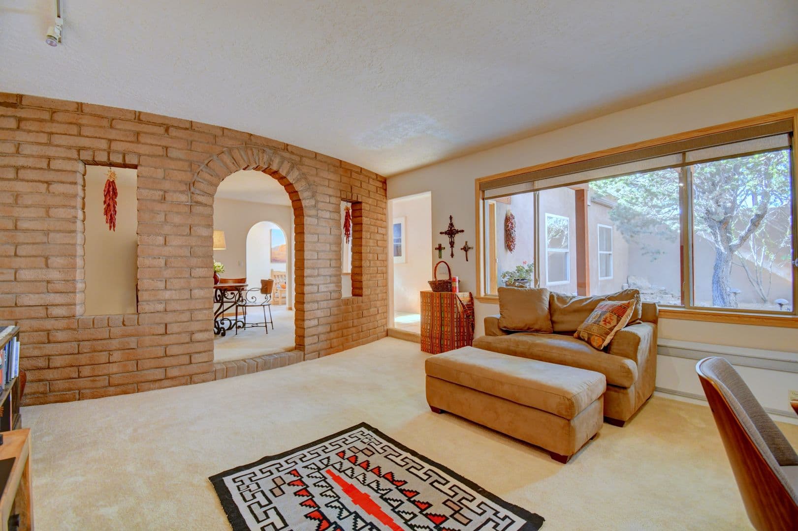 Albuquerque House: 3112 Camino de la Sierra NE