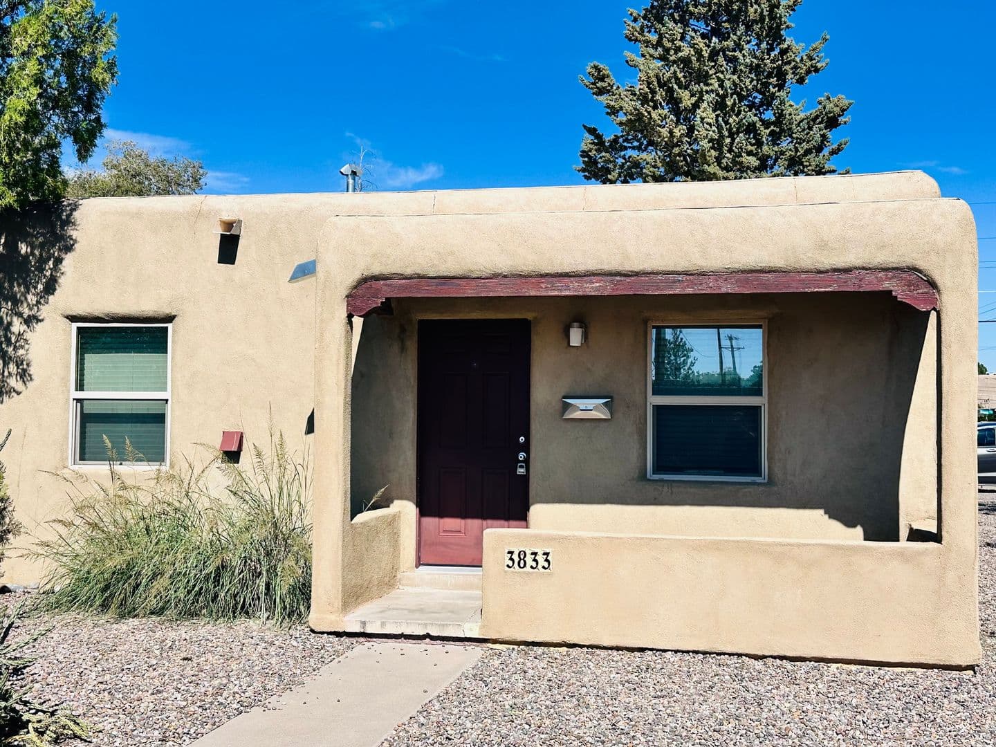Albuquerque Apartment: 3833/3835 Thaxton Ave SE