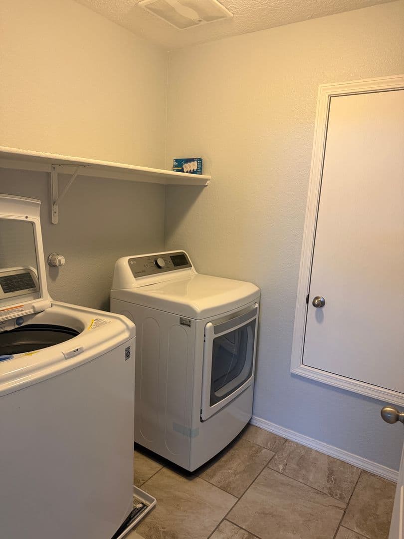 Albuquerque House: 5909 Mafraq Ave NW