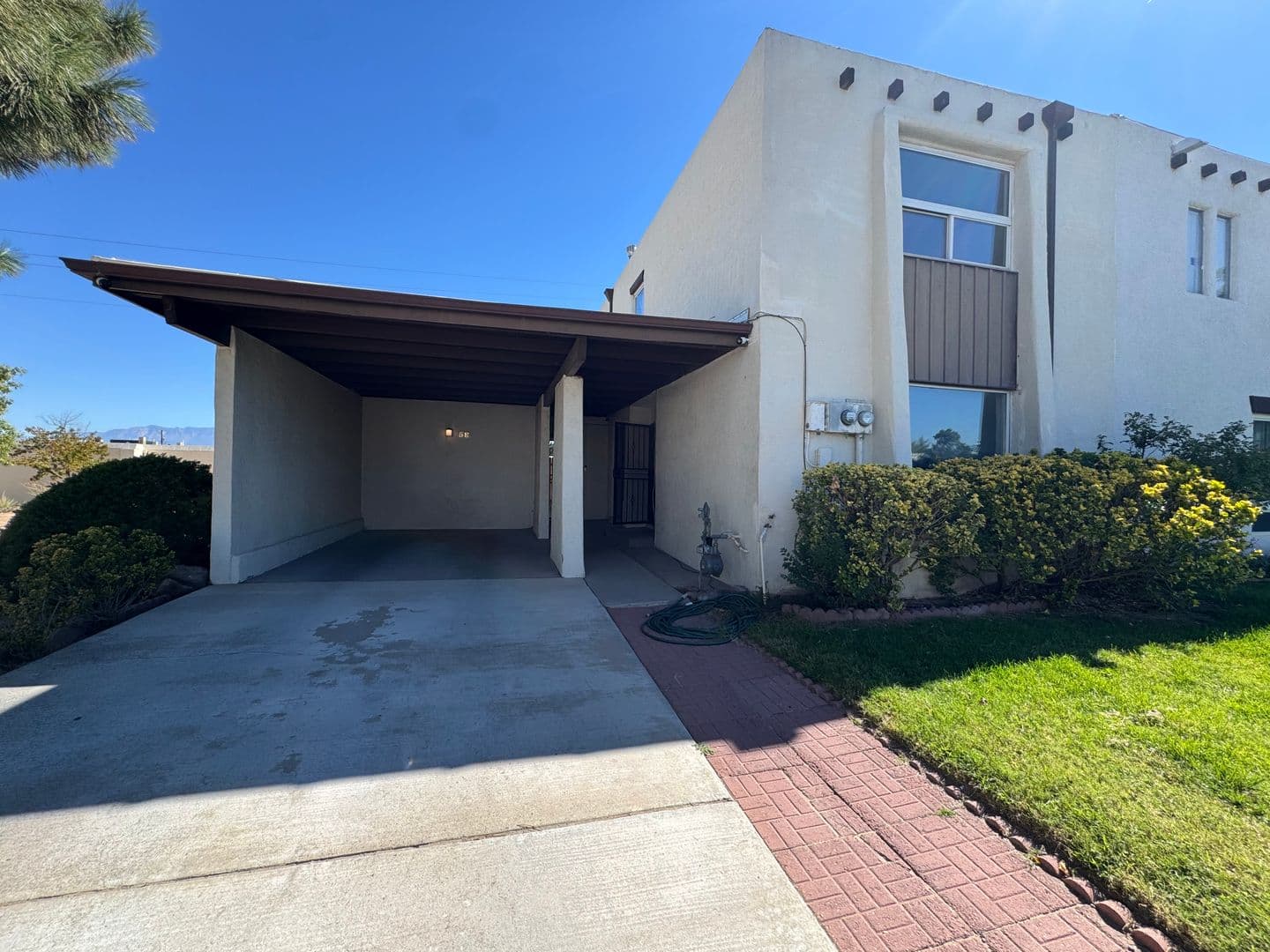Albuquerque House: 58 Calle Monte Aplanado NW