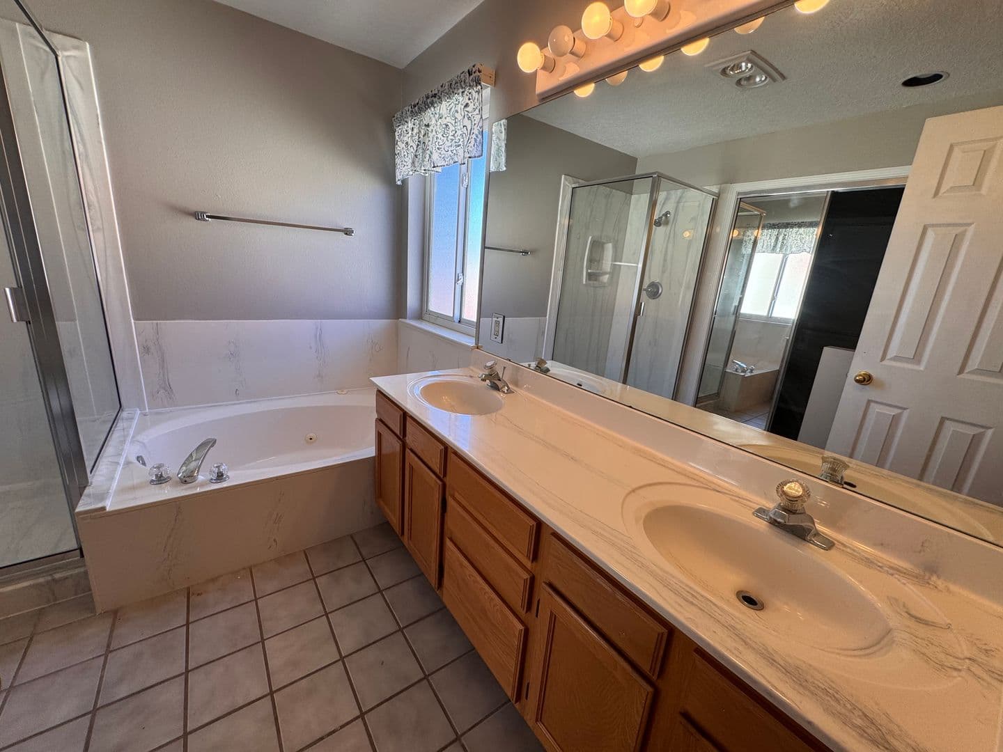 Albuquerque House: 11824 Caribou Ave NE