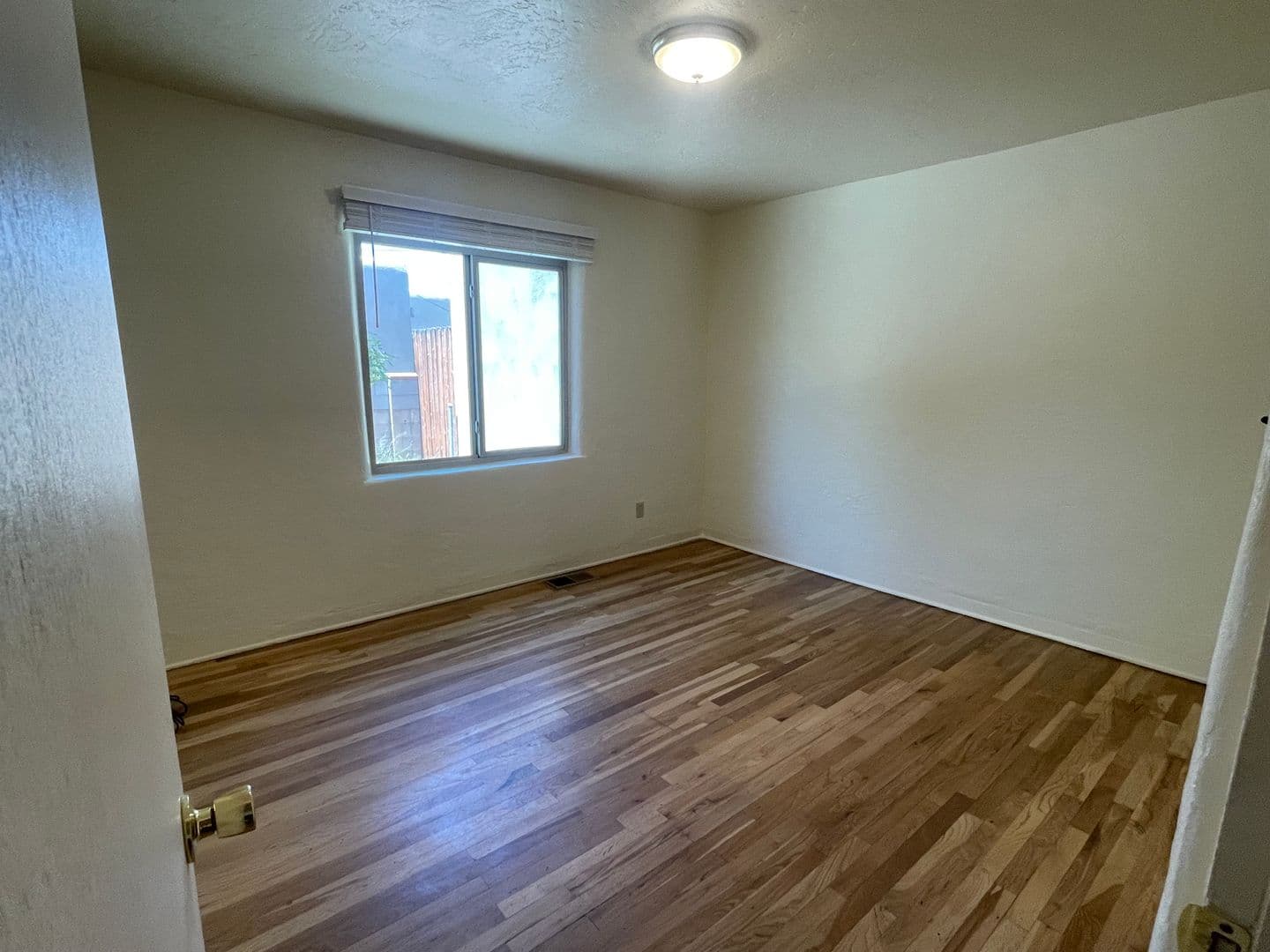 Albuquerque Apartment: 3833/3835 Thaxton Ave SE