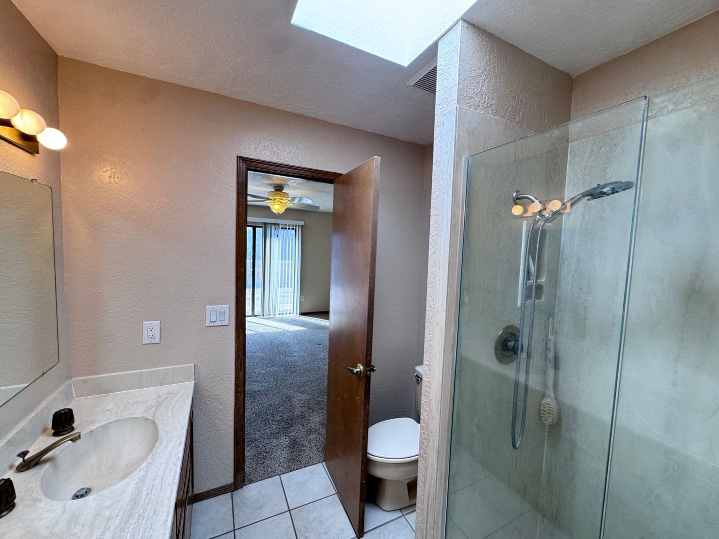 Albuquerque House: 850 Southeast Circle NW