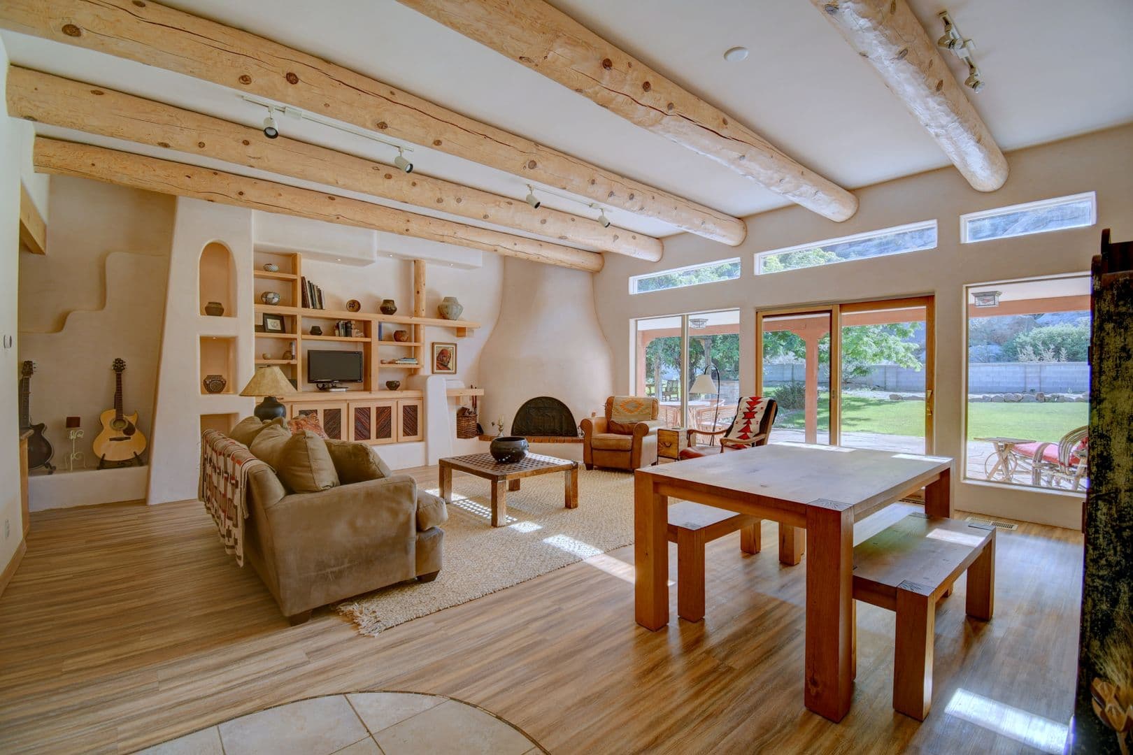 Albuquerque House: 3112 Camino de la Sierra NE