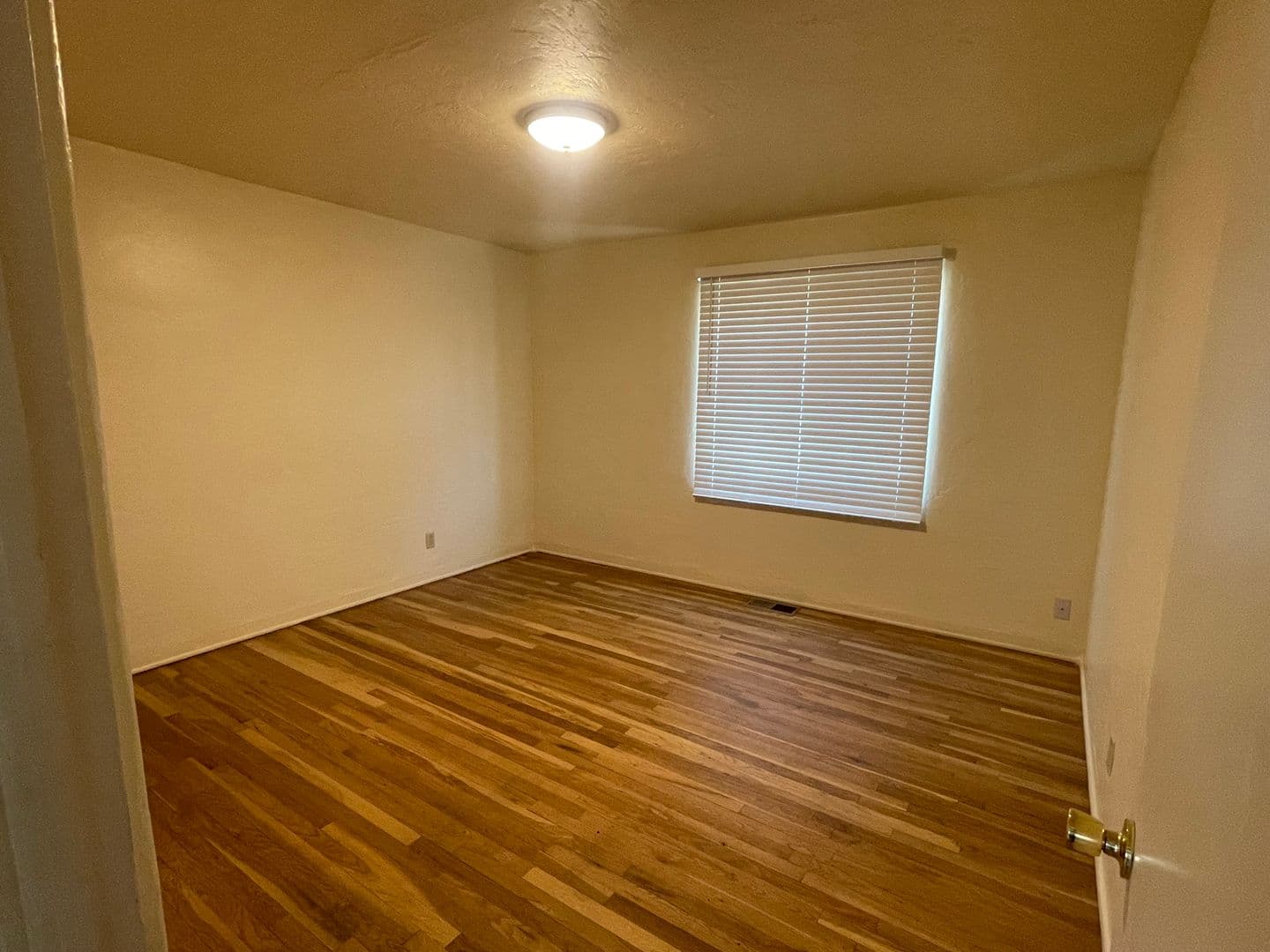 Albuquerque Apartment: 3833/3835 Thaxton Ave SE