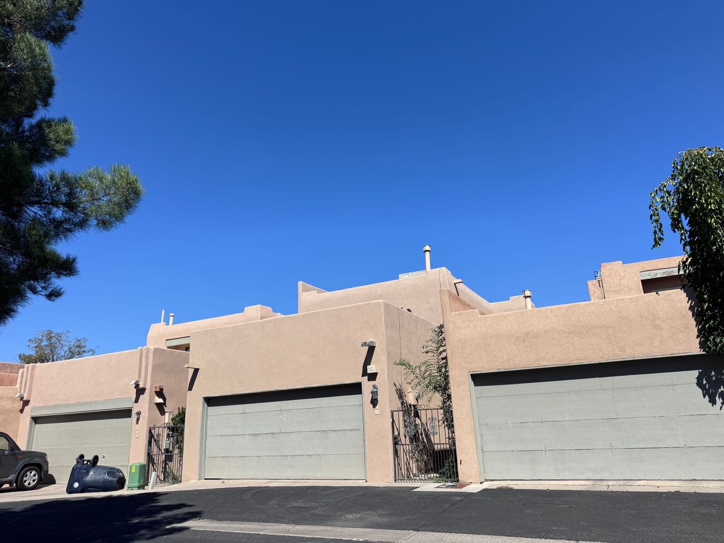 Albuquerque House: 850 Southeast Circle NW