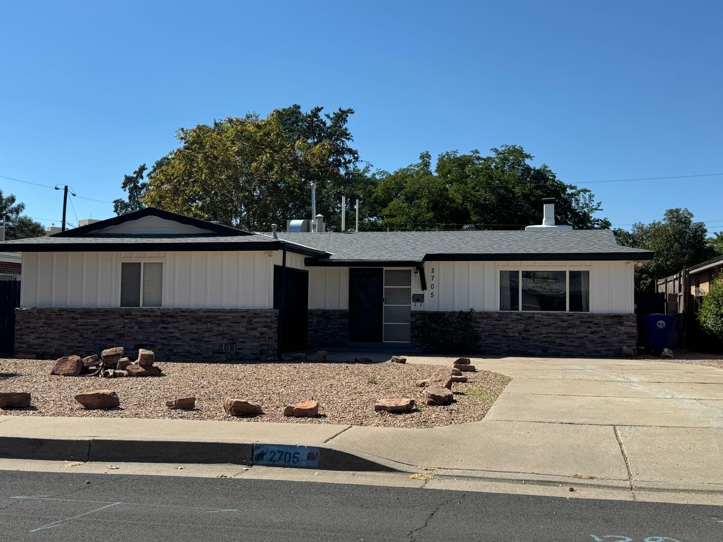 Albuquerque House: 2705 Mesilla St NE