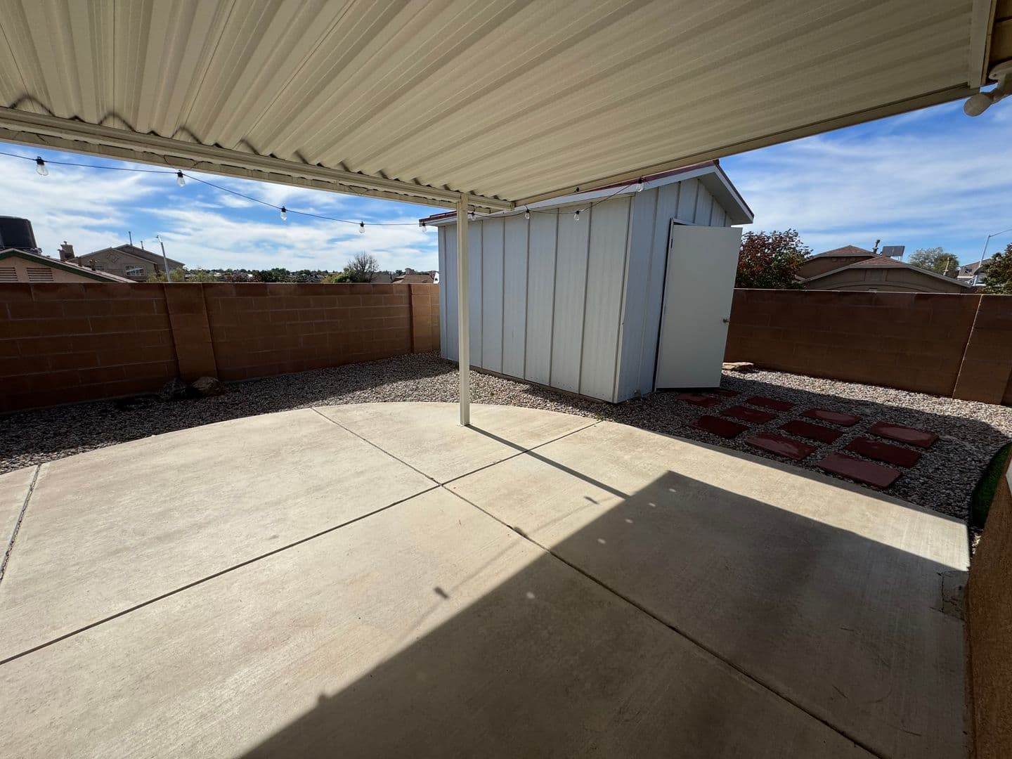 Albuquerque House: 6140 Ursa Ave NW