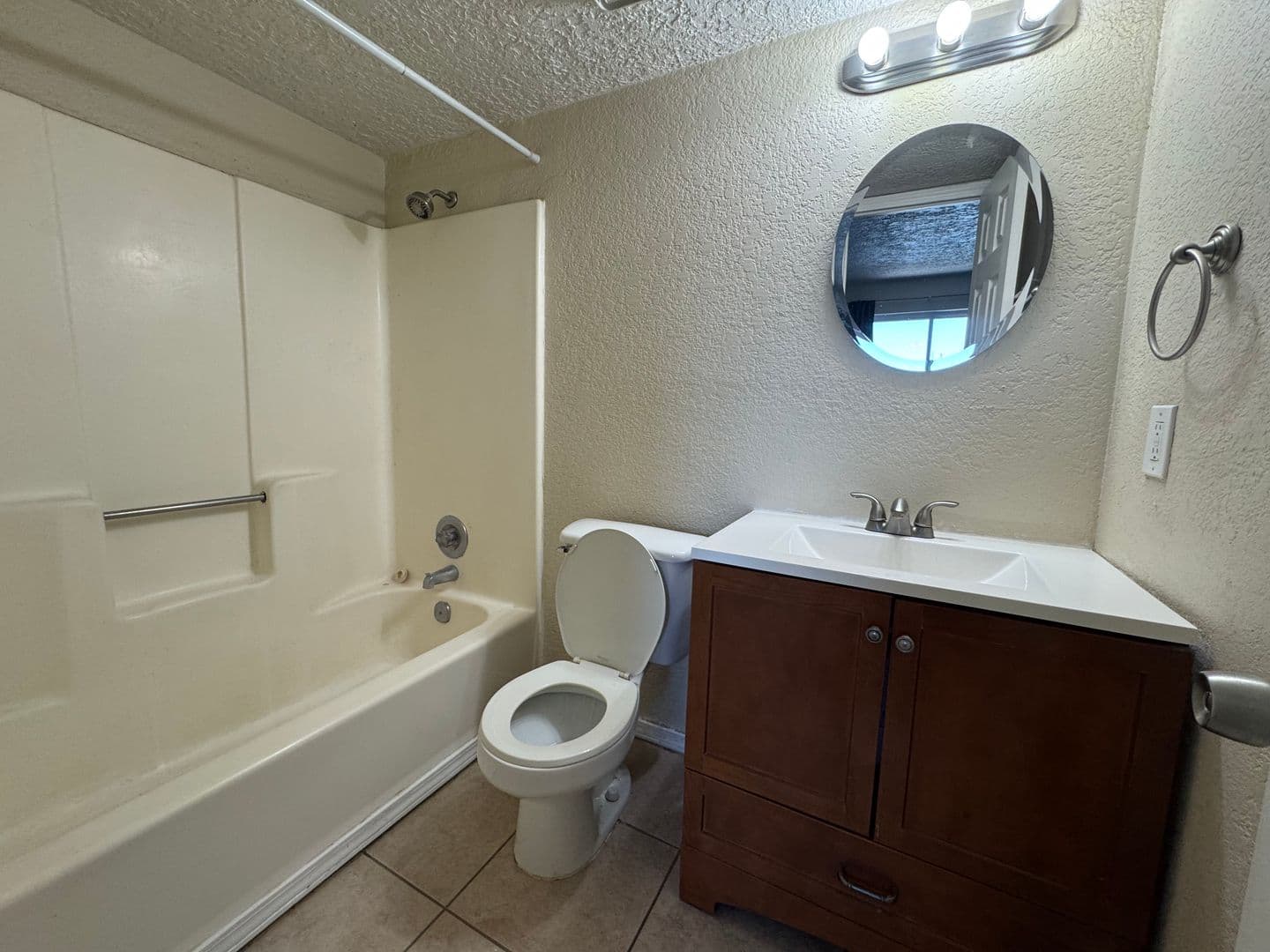Albuquerque House: 6041 Sequoia Rd NW, B-12