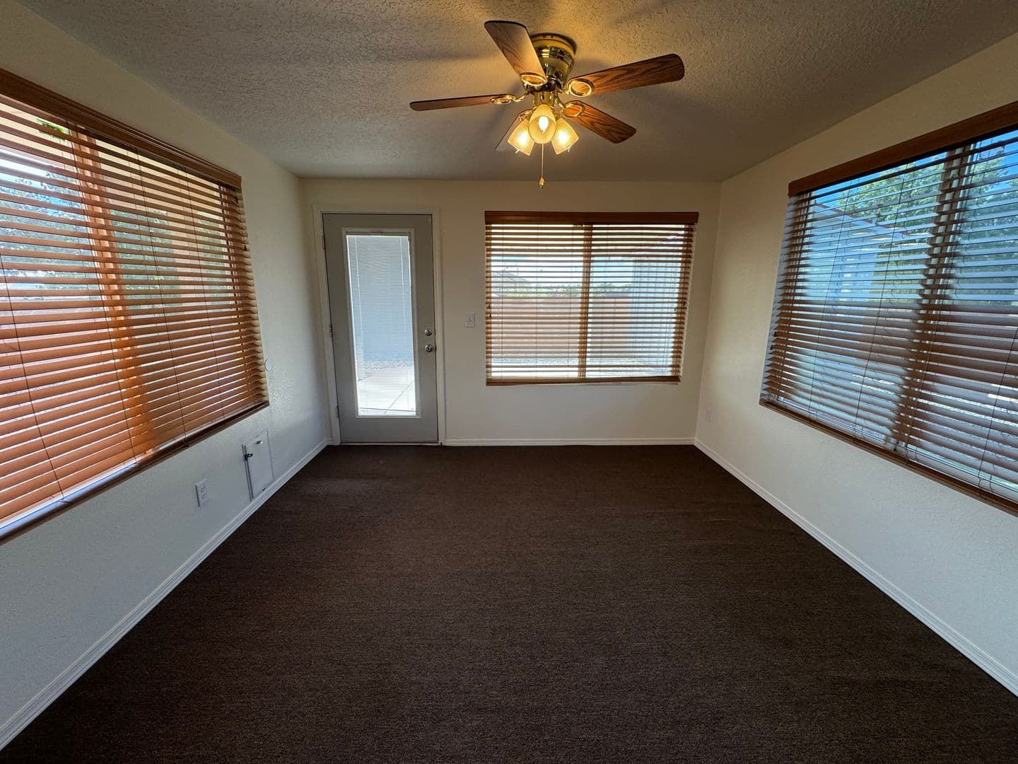 Albuquerque House: 6140 Ursa Ave NW