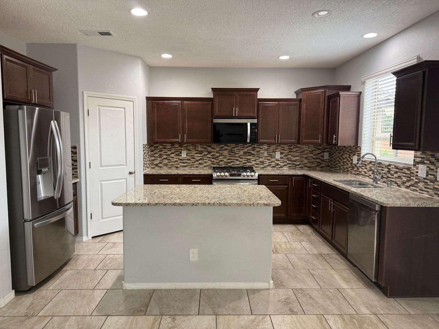 Albuquerque House: 5909 Mafraq Ave NW