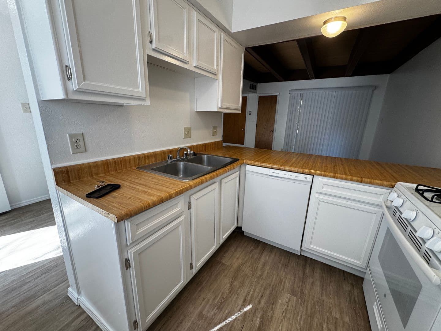Albuquerque Apartment: 13309 Fruit Ave NE