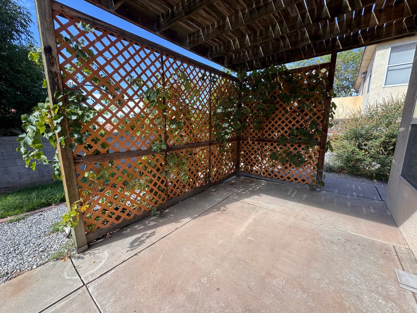 Albuquerque House: 11824 Caribou Ave NE