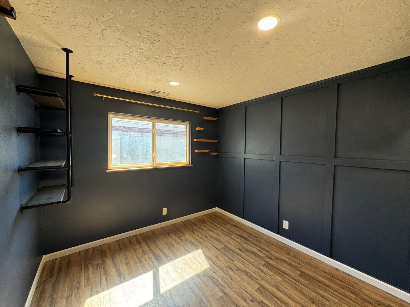 Albuquerque House: 2705 Mesilla St NE