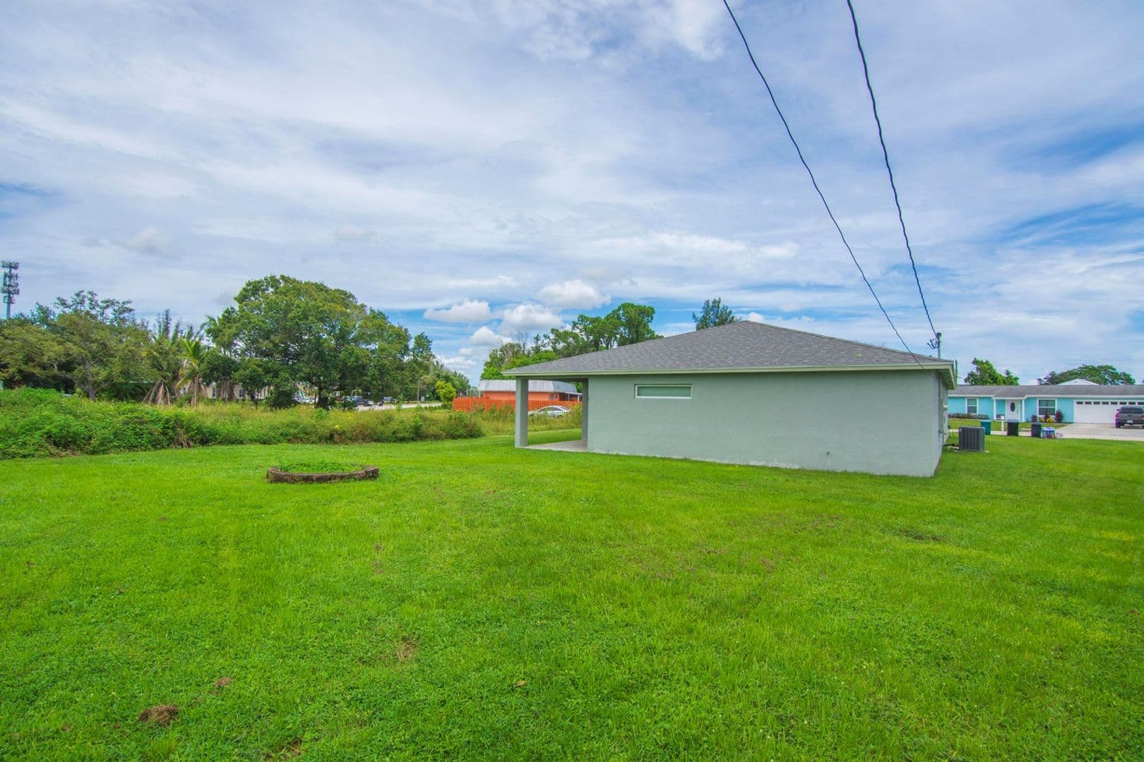 Port St Lucie House: 718 NE Perch Ln- FINDERS FEE ONLY