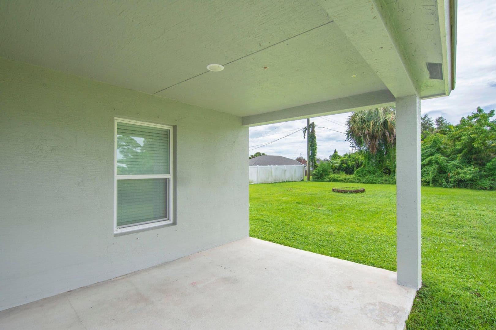 Port St Lucie House: 718 NE Perch Ln- FINDERS FEE ONLY