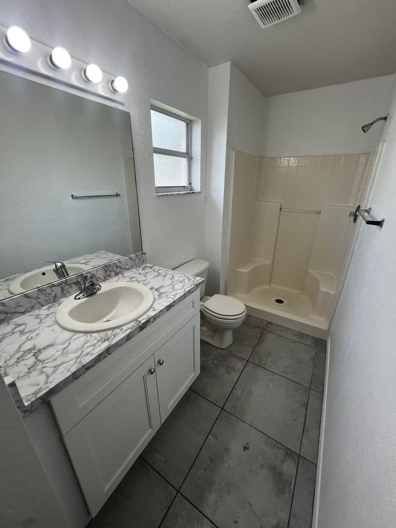 Pt St Lucie House: 517 SW Fairway Avenue