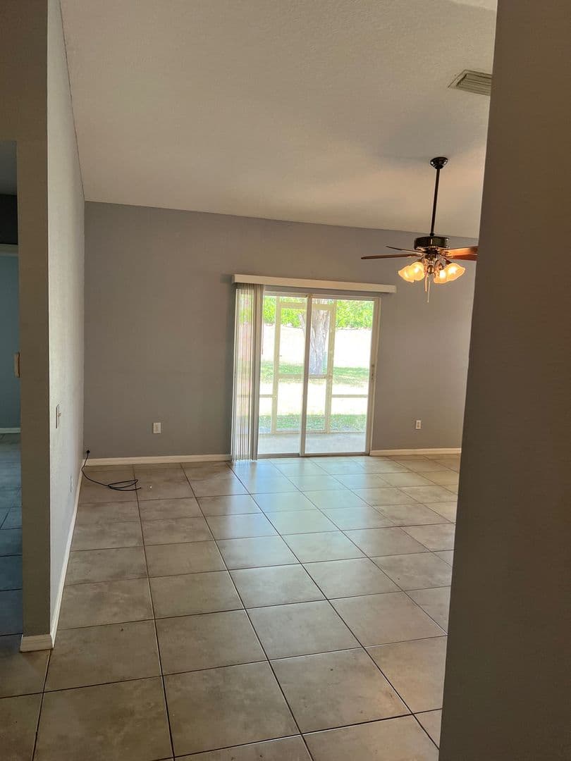 Pt St Lucie House: 517 SW Fairway Avenue