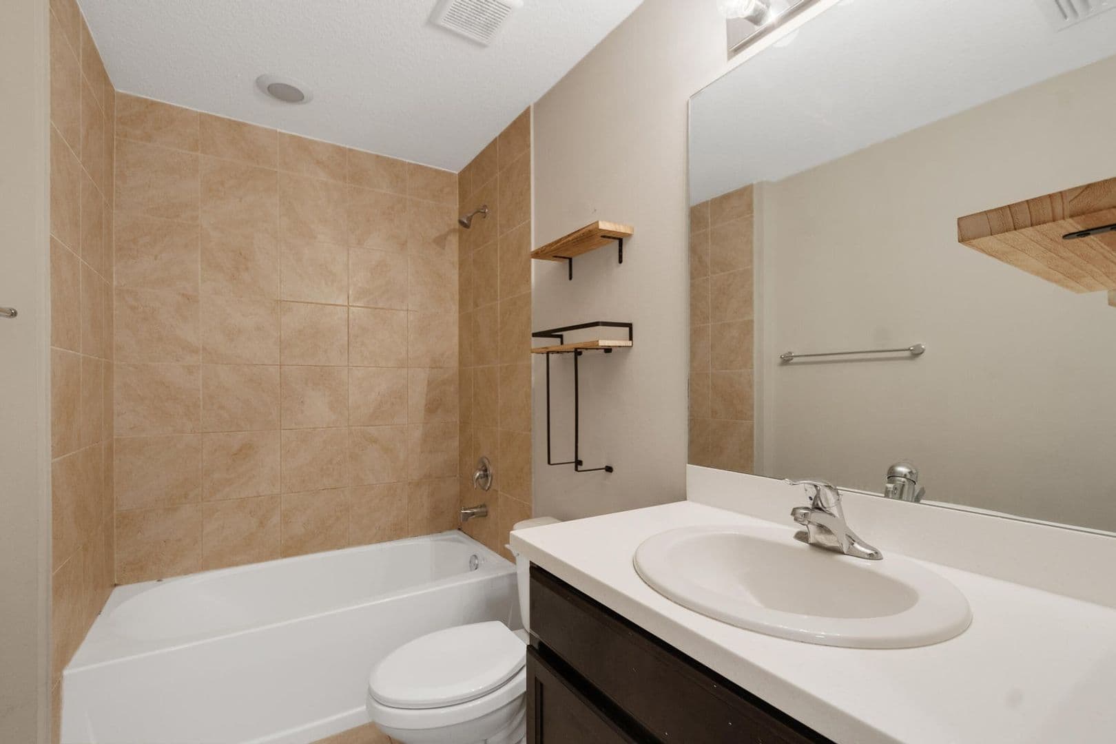 Port St Lucie House: 718 NE Perch Ln- FINDERS FEE ONLY