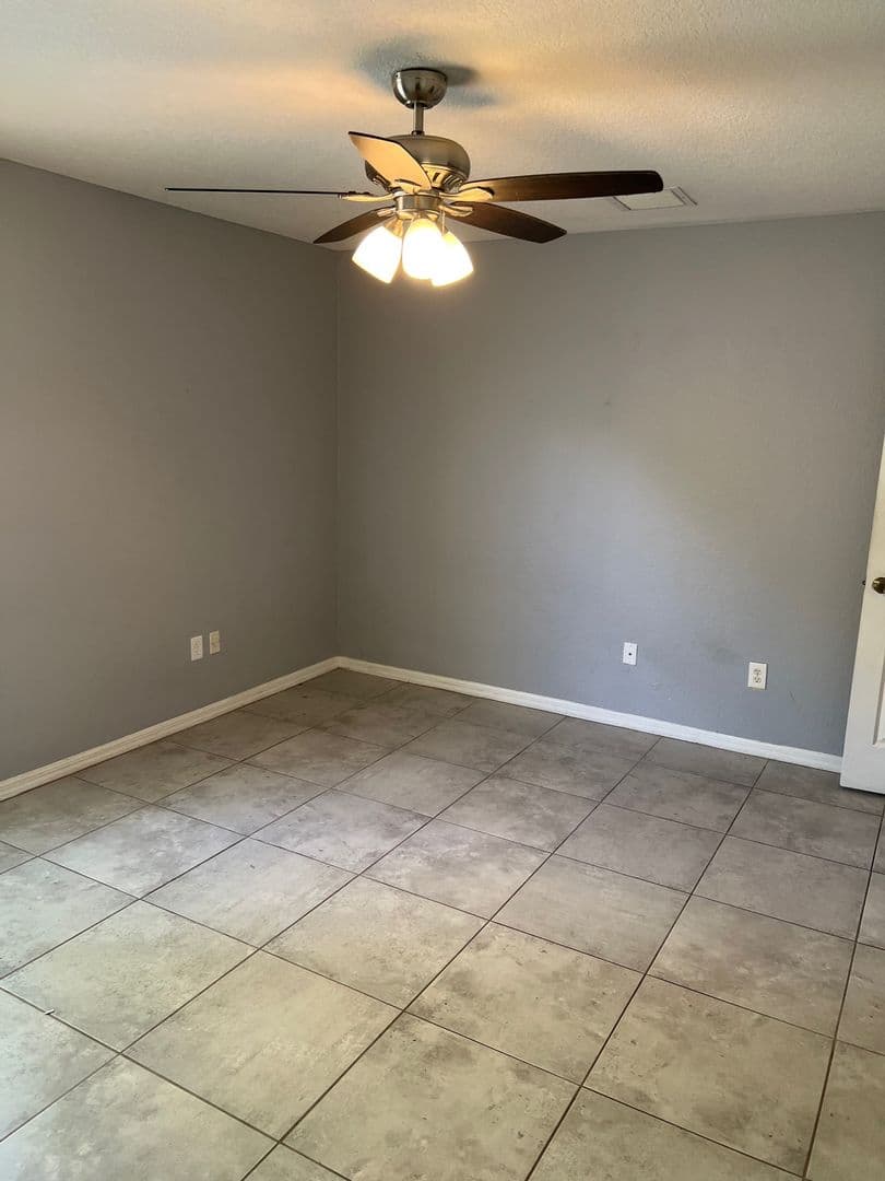 Pt St Lucie House: 517 SW Fairway Avenue