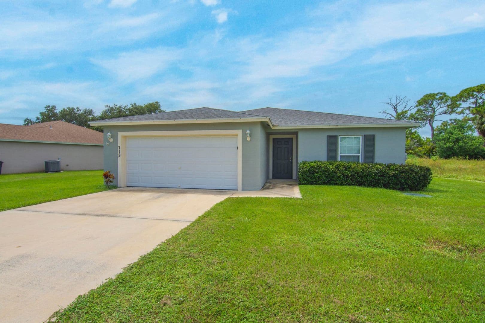 Port St Lucie House: 718 NE Perch Ln- FINDERS FEE ONLY
