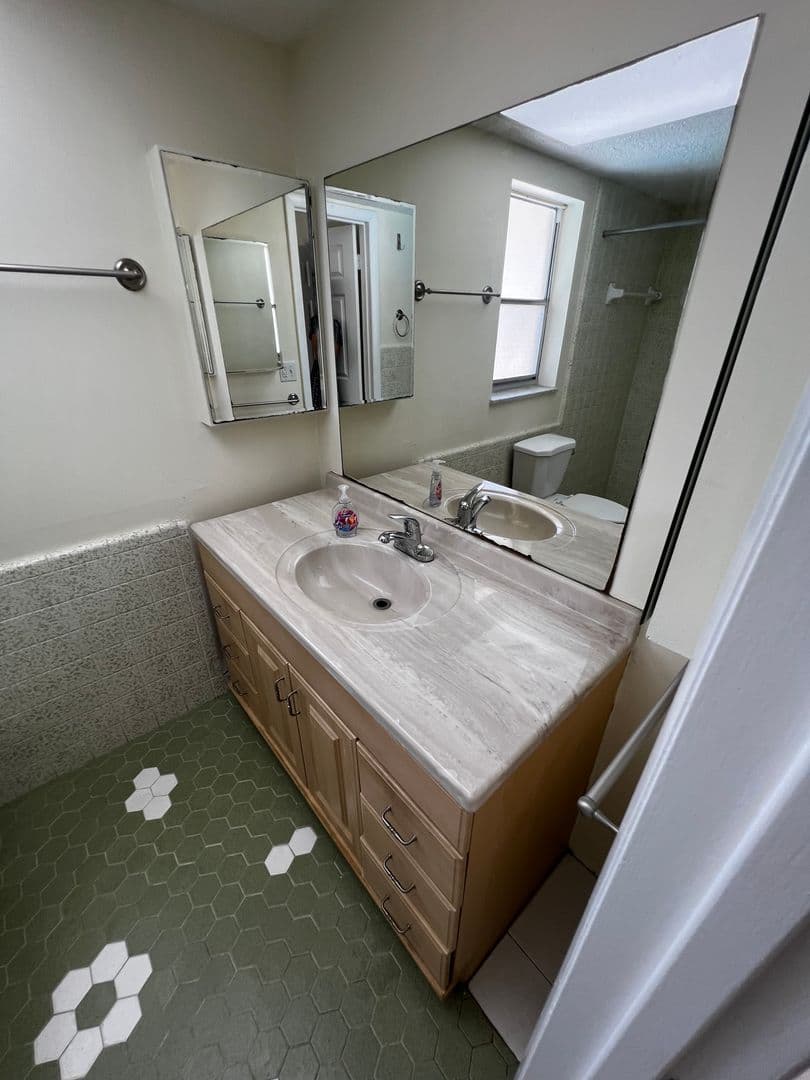 Ft Pierce House: 1024 Jamaica Avenue