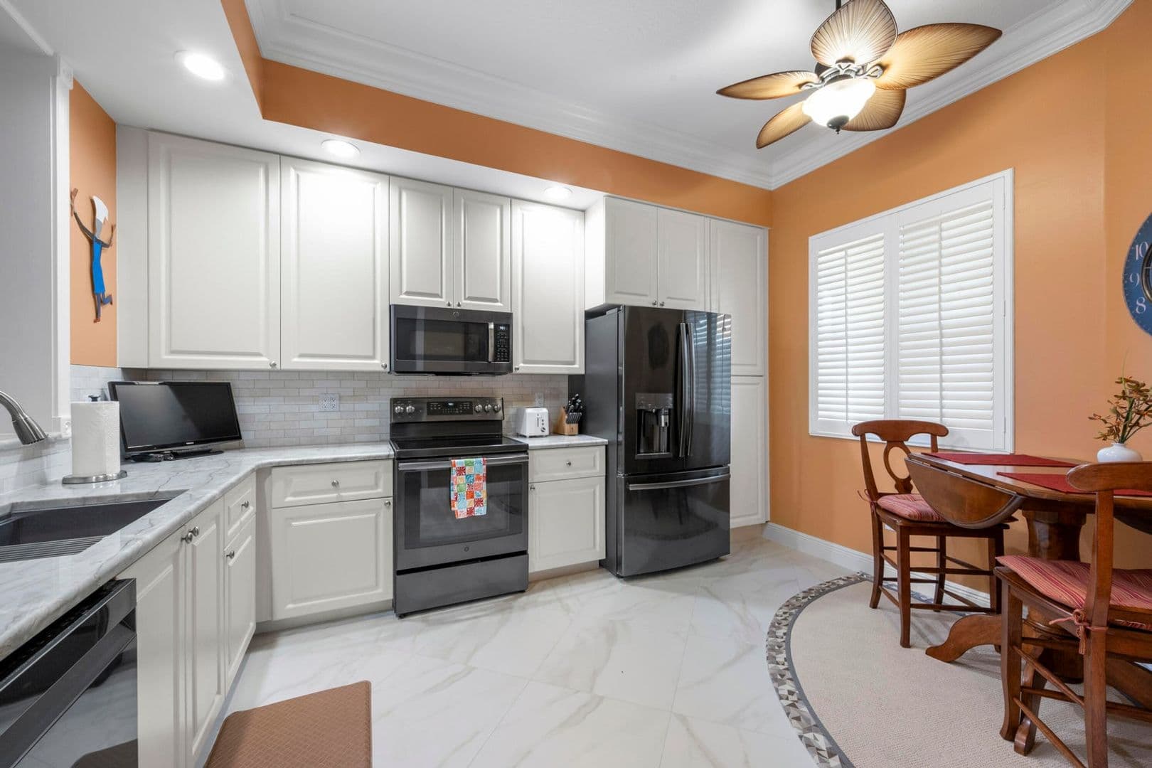 Ft Pierce Condo: 8 Harbour Isle Drive E PH05