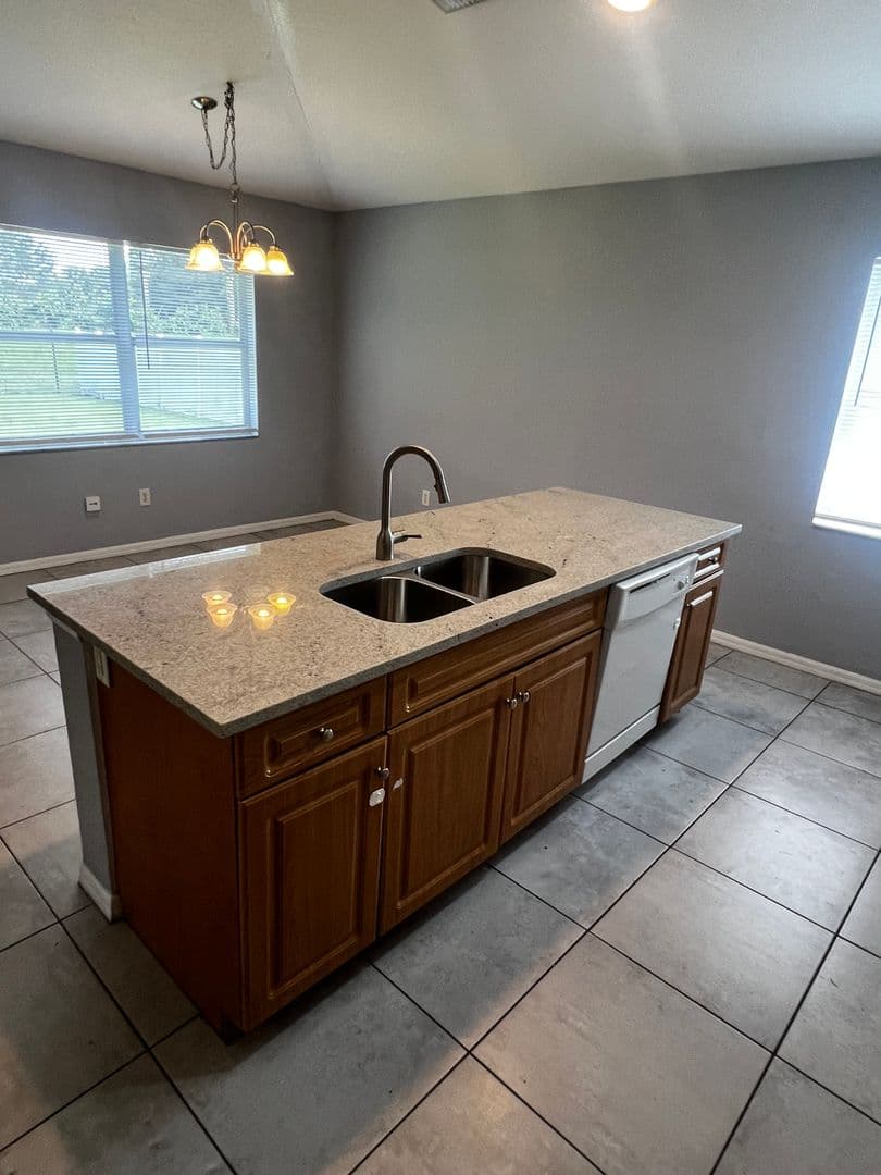 Pt St Lucie House: 517 SW Fairway Avenue