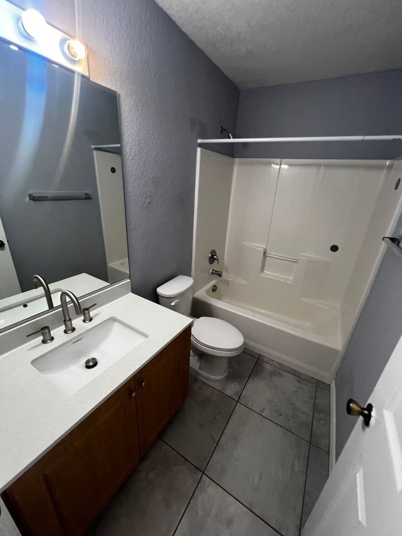 Pt St Lucie House: 517 SW Fairway Avenue
