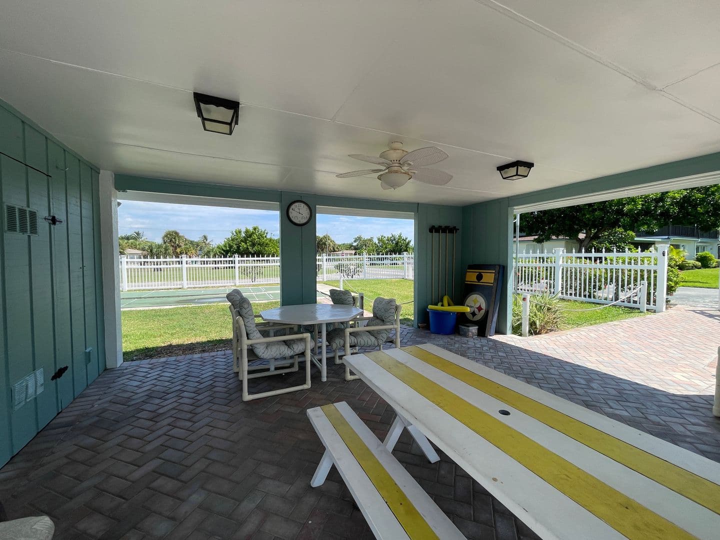 Satellite Beach House: 270 Queens Ct