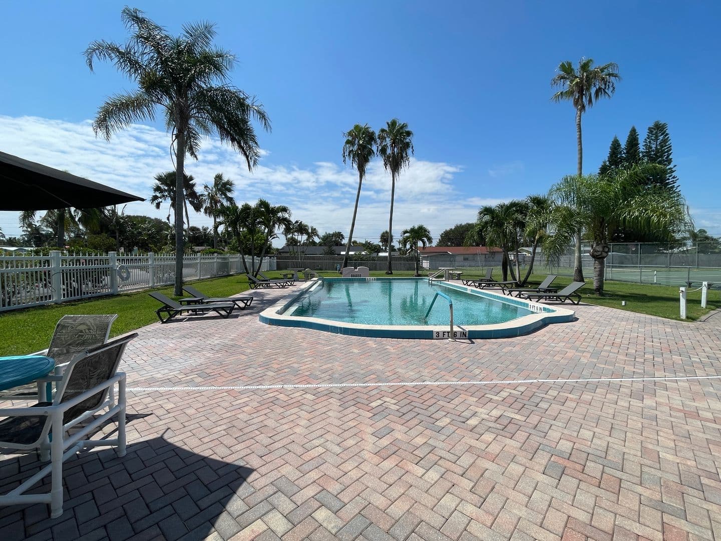 Satellite Beach House: 270 Queens Ct